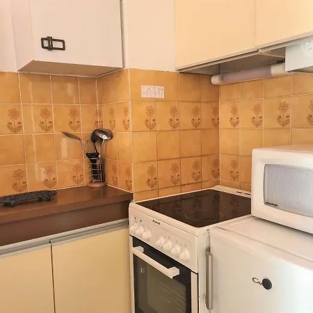 Studio Cap D'Agde, 1 Piece, 4 Personnes - Fr-1-249-373